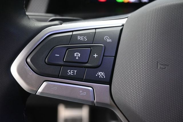 2025 Volkswagen Atlas Cross Sport 2.0T SEL Premium R-Line