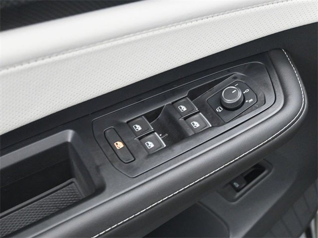 2025 Volkswagen Atlas Cross Sport 2.0T SEL Premium R-Line