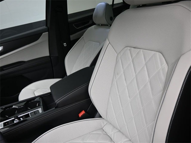 2025 Volkswagen Atlas Cross Sport 2.0T SEL Premium R-Line