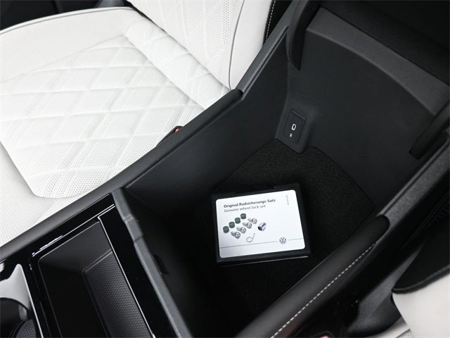 2025 Volkswagen Atlas Cross Sport 2.0T SEL Premium R-Line