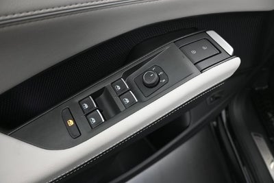 2027 Volkswagen Atlas SE w/Technology
