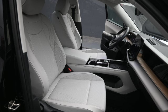 2027 Volkswagen Atlas SE w/Technology