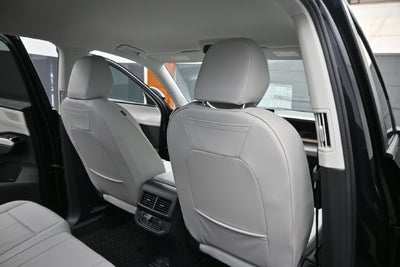 2027 Volkswagen Atlas SE w/Technology