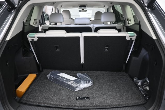 2027 Volkswagen Atlas SE w/Technology