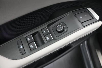 2027 Volkswagen Atlas SE w/Technology