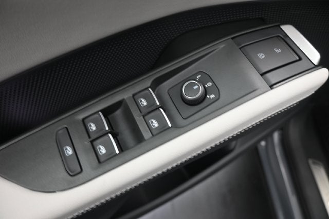 2027 Volkswagen Atlas SE w/Technology