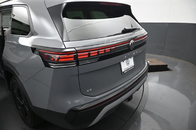 2027 Volkswagen Atlas SE w/Technology