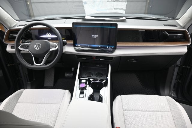 2027 Volkswagen Atlas SE w/Technology