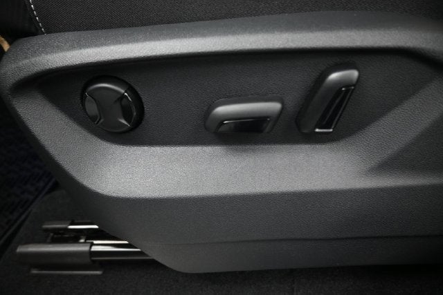 2026 Volkswagen Atlas Cross Sport SE w/Technology