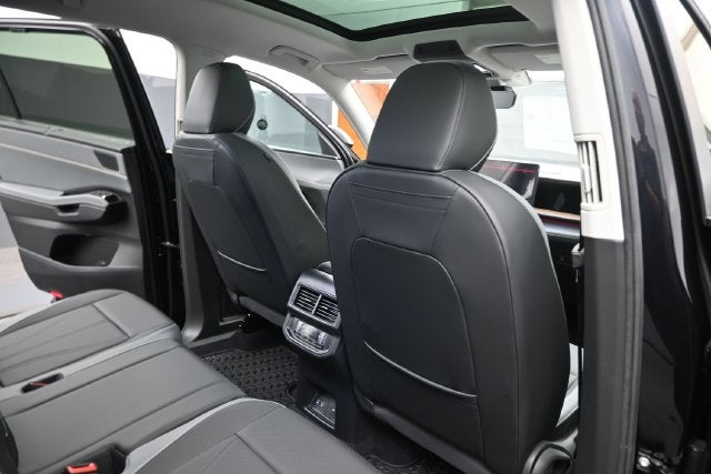 2027 Volkswagen Atlas SE w/Technology