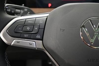 2027 Volkswagen Atlas SE w/Technology
