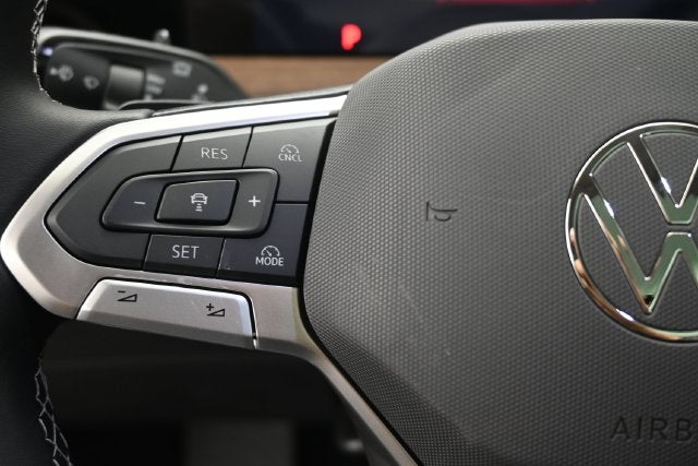 2027 Volkswagen Atlas SE w/Technology