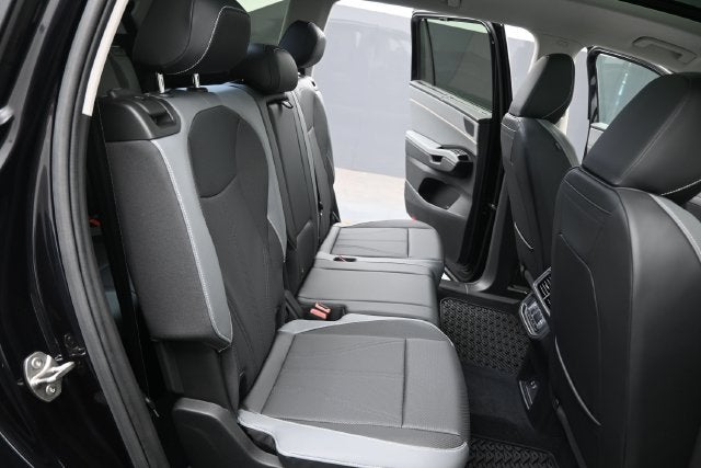2027 Volkswagen Atlas SE w/Technology