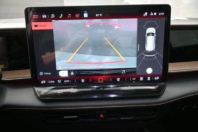 2027 Volkswagen Atlas SE w/Technology