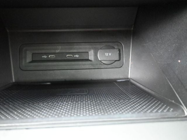 2021 Volkswagen Atlas Cross Sport 3.6L V6 SE w/Technology R-Line