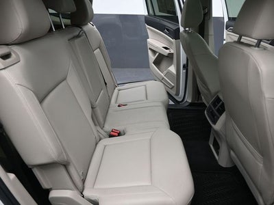 2019 Volkswagen Atlas 2.0T SE w/Technology w/Technology