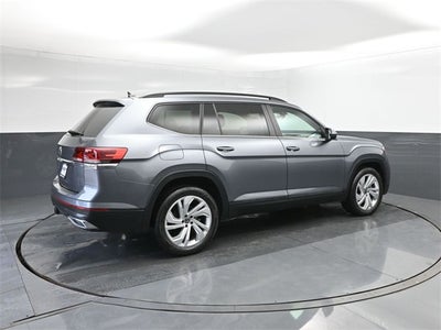 2022 Volkswagen Atlas 3.6L V6 SE w/Technology