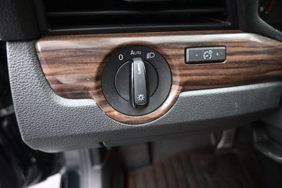 2022 Volkswagen Passat 2.0T Limited Edition