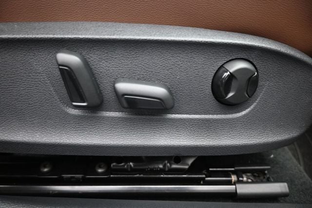 2022 Volkswagen Passat 2.0T Limited Edition