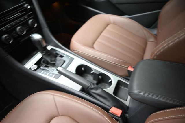 2022 Volkswagen Passat 2.0T Limited Edition