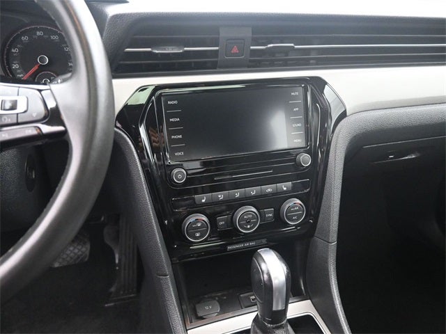 2022 Volkswagen Passat 2.0T SE