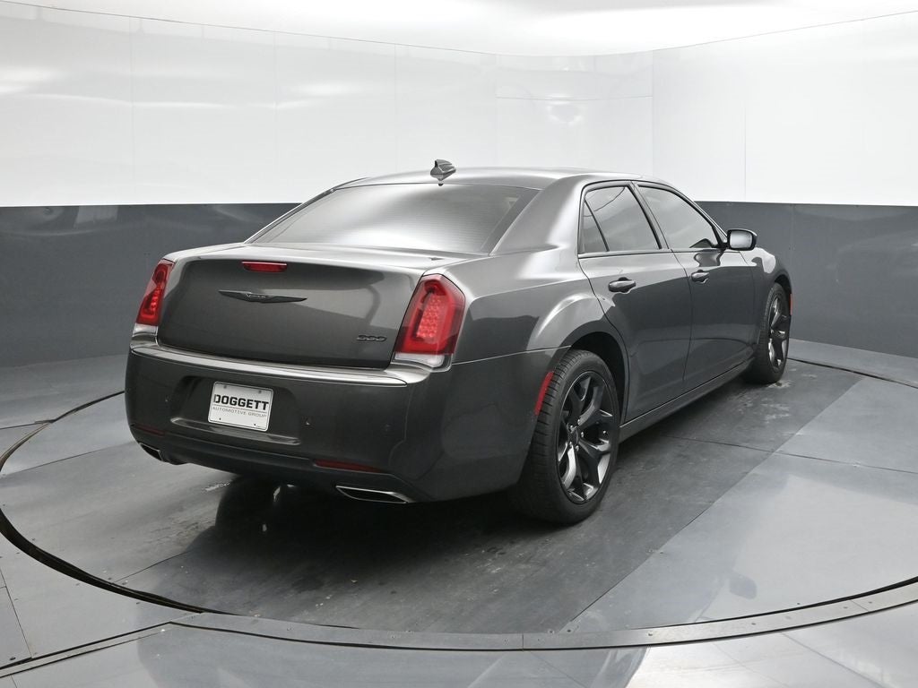 2023 Chrysler 300 Touring