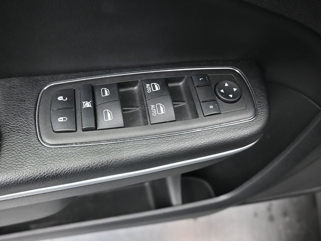 2023 Chrysler 300 Touring