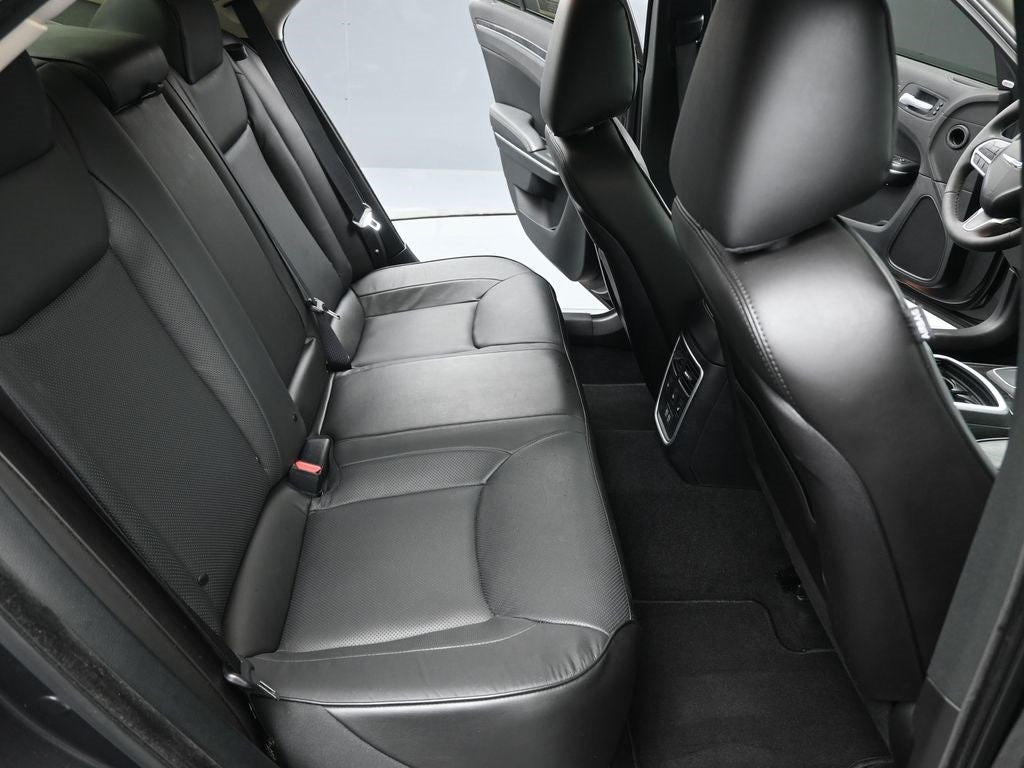 2023 Chrysler 300 Touring