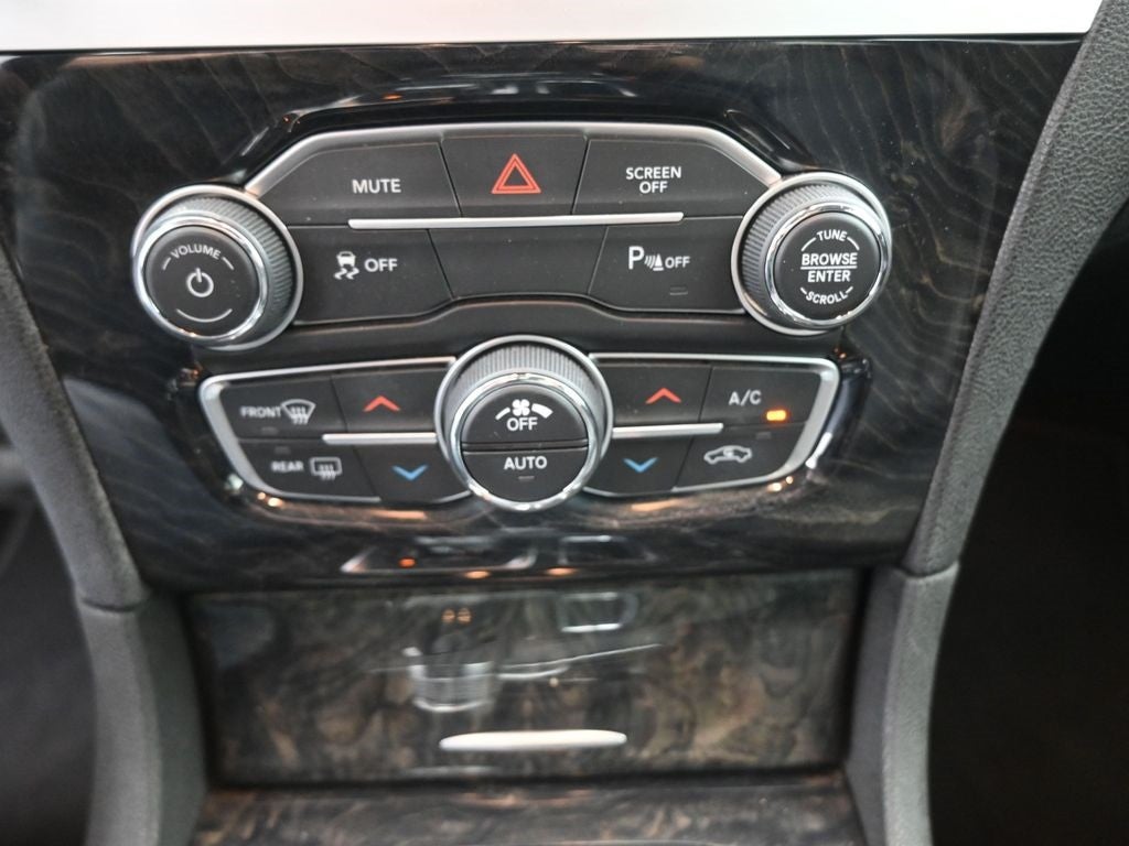 2023 Chrysler 300 Touring