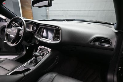 2017 Dodge Challenger SXT