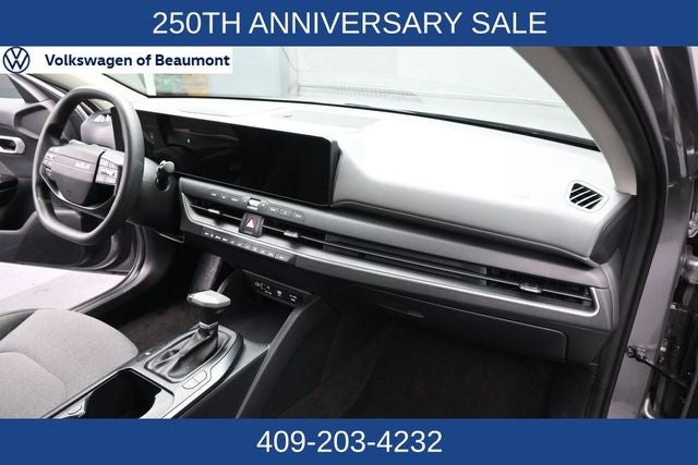 2025 Kia K4 LXS - Photo 28