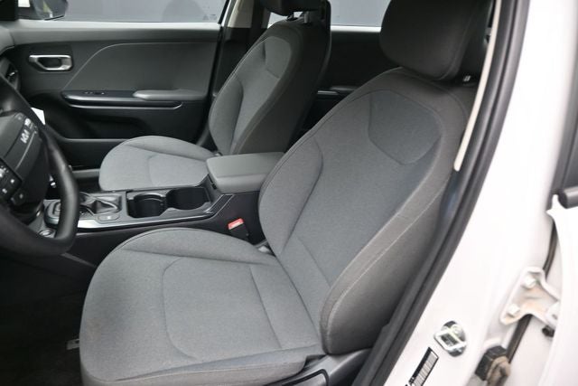 2025 Kia K4 LXS - Photo 19