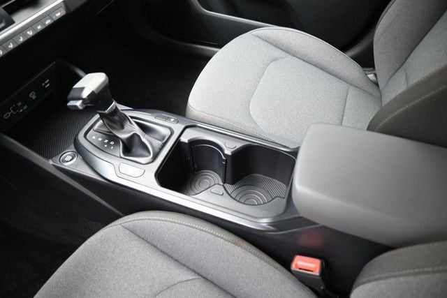 2025 Kia K4 LXS - Photo 31