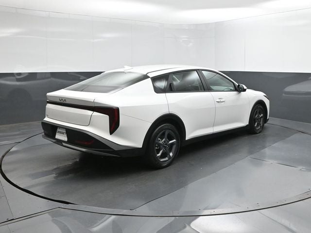 2025 Kia K4 LXS - Photo 8