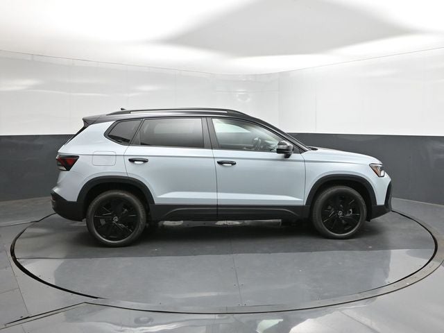 2026 Volkswagen Taos 1.5T SE Black