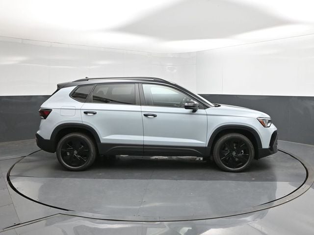 2026 Volkswagen Taos 1.5T SE Black
