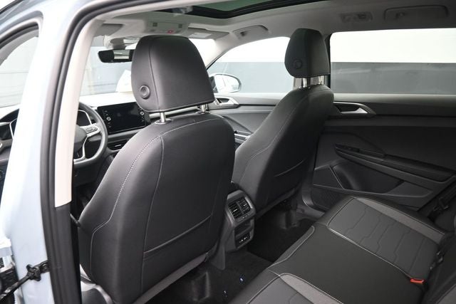 2026 Volkswagen Taos 1.5T SE Black