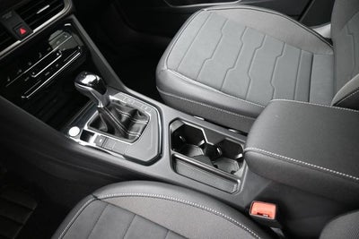 2026 Volkswagen Taos 1.5T SE Black