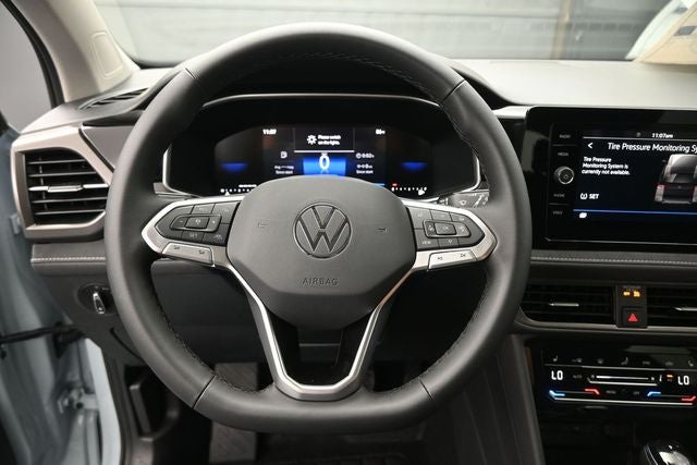 2026 Volkswagen Taos 1.5T SE Black