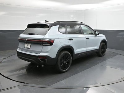 2026 Volkswagen Taos 1.5T SE Black