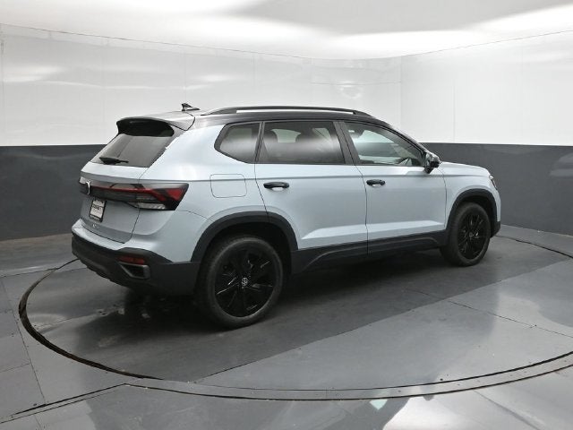 2027 Volkswagen Taos 1.5T SE Black