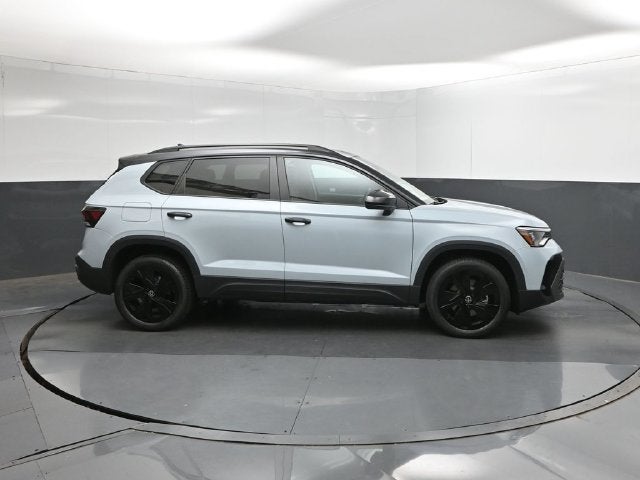 2027 Volkswagen Taos 1.5T SE Black