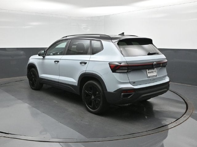 2027 Volkswagen Taos 1.5T SE Black