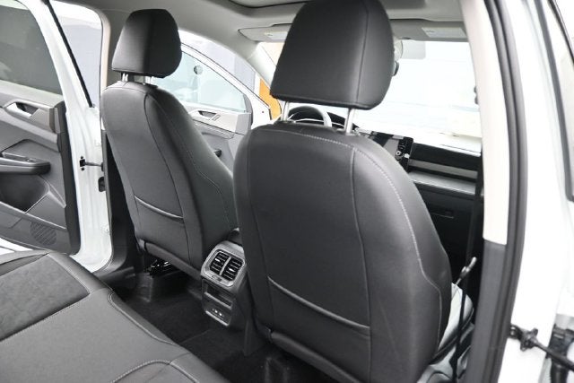 2027 Volkswagen Taos 1.5T SE Black