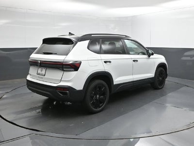 2027 Volkswagen Taos 1.5T SE Black