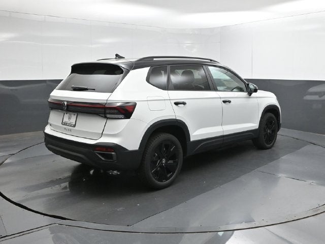 2027 Volkswagen Taos 1.5T SE Black