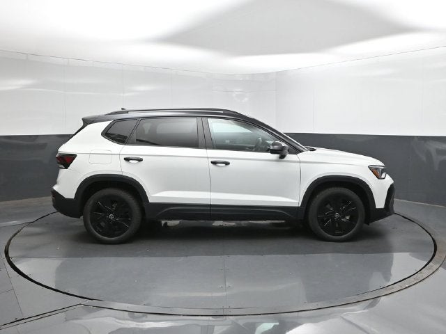 2027 Volkswagen Taos 1.5T SE Black