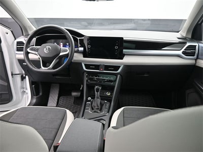 2025 Volkswagen Taos 1.5T SE