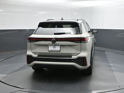 2026 Volkswagen Tiguan 2.0T SE R-Line Black