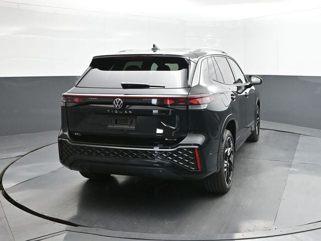 2025 Volkswagen Tiguan 2.0T SEL R-Line